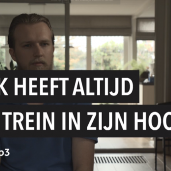 Nick hoort de hele dag een trein langsrijden in zijn hoofd