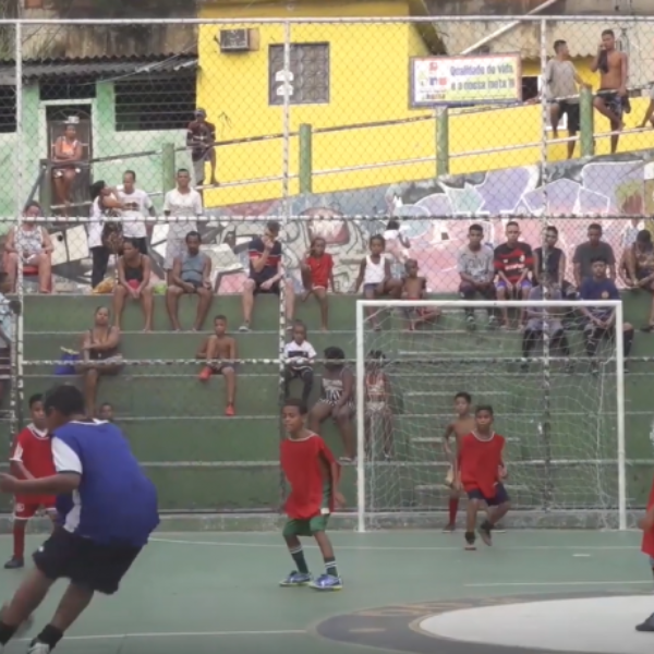 Robert riskeert zijn leven voor straatkinderen in Braziliaanse favela's