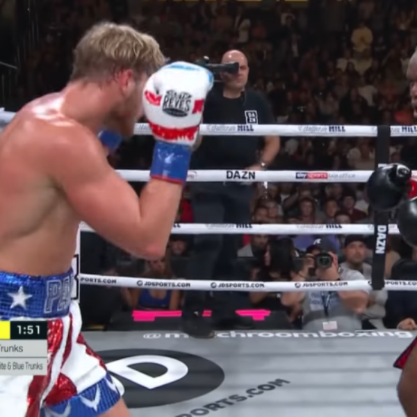 YouTuber KSI verslaat Logan Paul in tweede bokswedstrijd