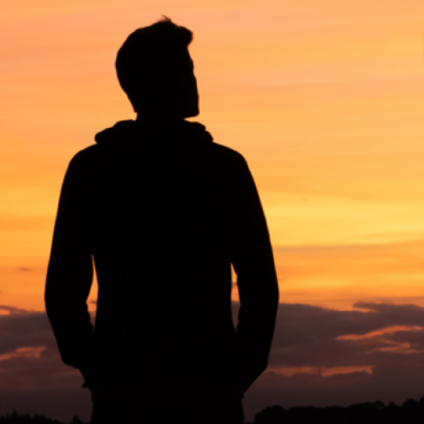 Hicham (24): "Door al die schulden kon ik jaren niet op vakantie, maar ik leerde wel omgaan met geld!"