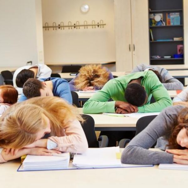 "Vroeg je bed uit voor school is helemaal niet goed voor je"