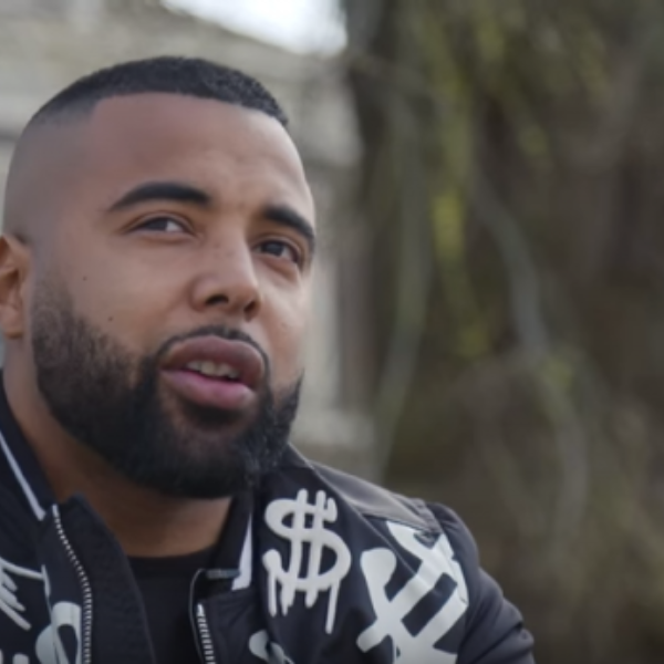 Mula B openhartig over opgroeien in de Schilderswijk in Meesterplusser Docu