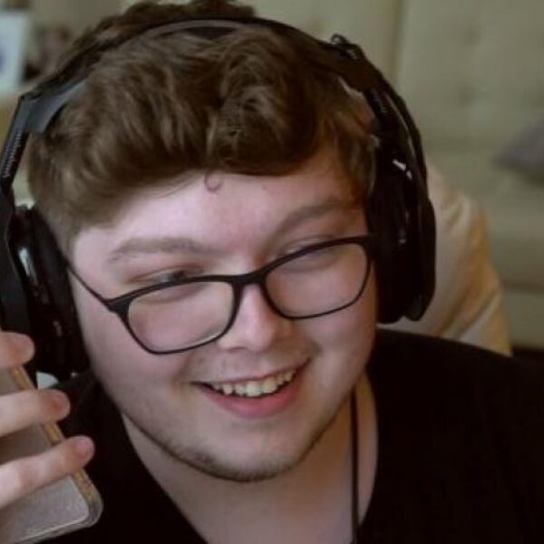 Fortnite-streamer betaalt studieschuld van moeder af