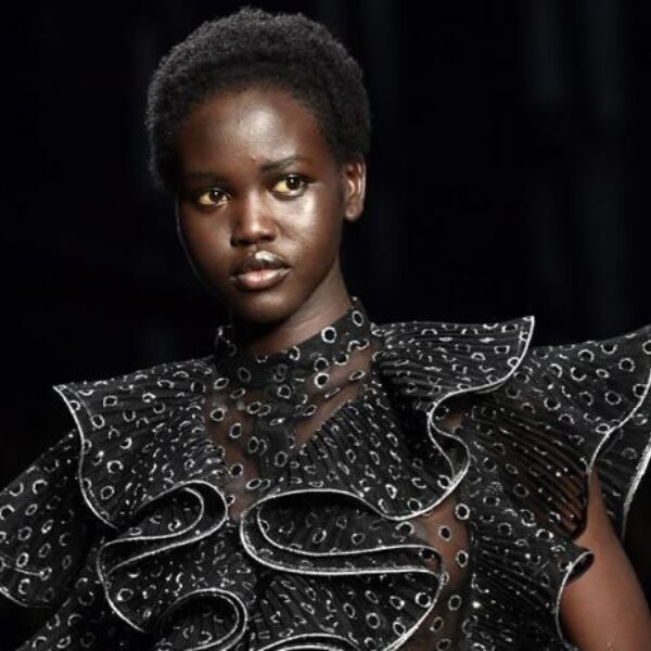 Australisch glamourblad gebruikt foto van het verkeerde zwarte model en biedt excuses aan