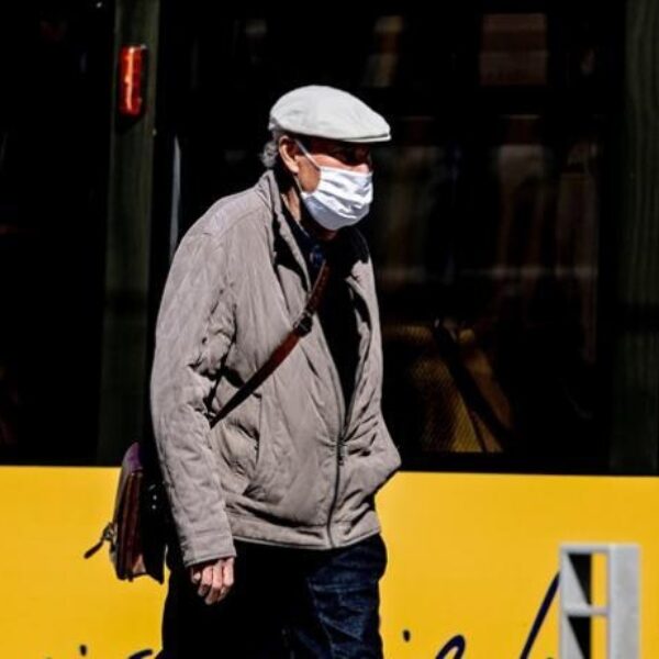 'Mondkapjes enige oplossing om OV te laten rijden'