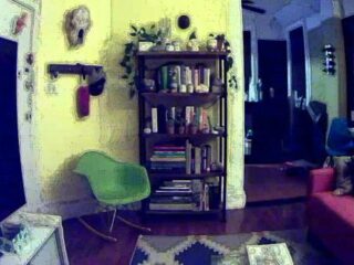 Man beweert gestalkt te worden door geest en deelt alles op Twitter