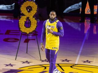 LA Lakers brengen eerbetoon aan Kobe Bryant: mooie woorden van LeBron James