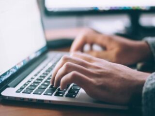 Vonneke Bonneke over internethaters: "Mijn dm's zitten altijd vol met beledigingen"