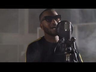 Jayh zingt akoestische versie van 'Coco' en 'Volmaakt'