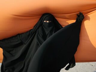 Djumanah (19): "Ik zal zeker mijn nikab niet afdoen"