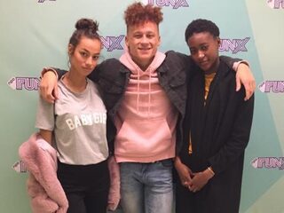 Hoe goed zingen Sanne, Latanya en Montell (HNTM) mee met Broederliefde, Dopebwoy en Ronnie Flex?