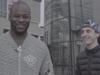 Nega dealt drugs op Museumplein in Amsterdam