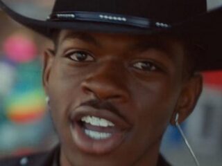 Lil Nas X komt uit de kast op laatste dag van Pride Month