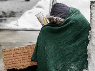 Anonieme weldoener betaalt hotels voor 70 daklozen in extreem koude Chicago