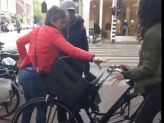 Meisje (11) geslagen door onbekende oude vrouw in P.C. Hooftstraat