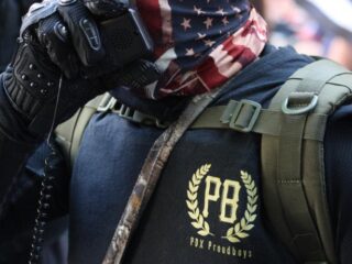 Facebook gaat maatregelen nemen tegen complotdenkers en milities