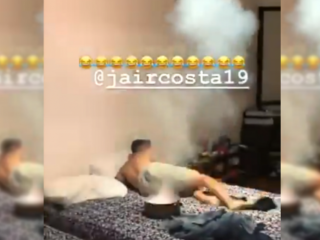 Diego Costa wekt broertje met vuurwerk op bed