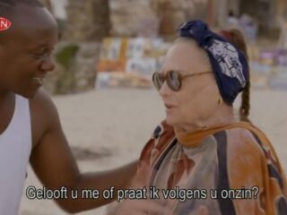 Beachboys in Kenia hebben seks met westerse oude vrouwen om gezin te onderhouden (Trippers)