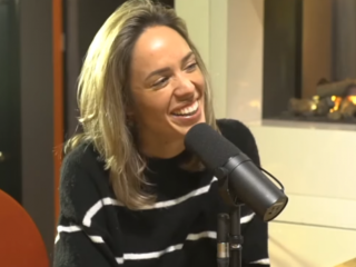 Nienke Plas over gekke baantjes en gepest worden op de middelbare school in Real Talk