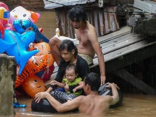 Heftige overstromingen Indonesië: zeker 21 doden en tienduizenden mensen dakloos
