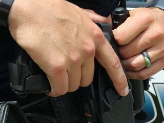 Politie krijgt taser op zak tijdens uitgaansavonden