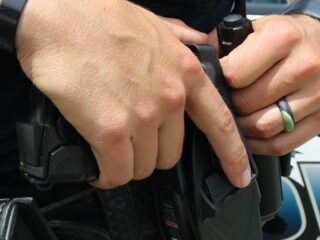 Politie krijgt taser op zak tijdens uitgaansavonden