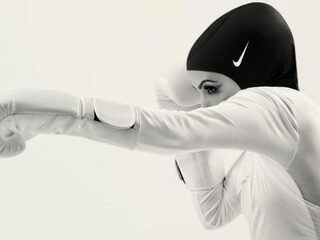Nike lanceert een speciale sporthoofddoek