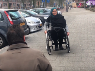 Rolstoelvlogger Kubra: "Ik wil mijn ouders niet tot last zijn"