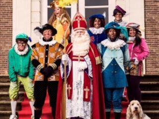Eerste beelden Surinaamse, Turkse en Marokkaanse schoorsteenpiet bij RTL