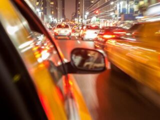 Man krijgt menu in Uber: comedy-, stille- of angstaanjagende rit?