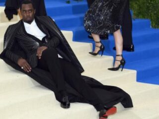 Photoshoppers gaan los met foto van P. Diddy liggend op de rode loper