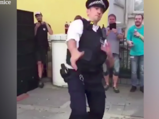 Agent gaat los tijdens Nothing Hill Carnival