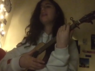 Naaz steunt Winne met gevoelig lied na overlijden Feis