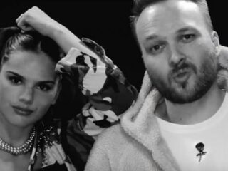 Arjen Lubach schakelt Famke Louise in voor hilarische tweede paasdag-track