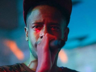 Homoseksuele rapper Mulu Glas en zijn visie op gay zijn in de hiphop scene