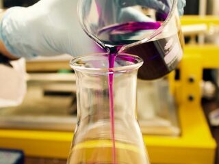 $59 miljoen voor scholier die ernstige brandwonden opliep bij scheikundeles