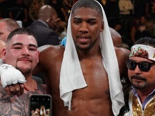 Anthony Joshua verliest voor het eerst en raakt alle wereldtitels kwijt