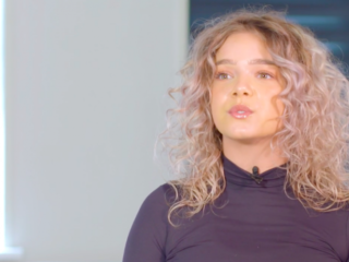 Danseres Aysha (22) sleept zichzelf door de coronacrisis