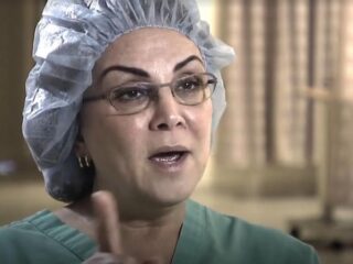 VIDEO: 26-jarige tandarts opereert oorlogswonden in Syrië