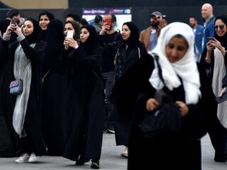 Saoedi-Arabische vrouwen mogen eindelijk paspoort houden en zelfstandig reizen