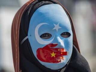 Nog steeds ruim een miljoen Chinese moslims gevangen in heropvoedingskampen