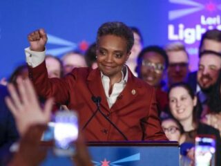 Lori Lightfoot schrijft geschiedenis als eerste Afro-Amerikaanse vrouwelijke burgemeester van Chicago