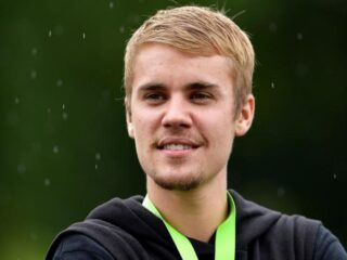 Justin Bieber deelt hoe moeilijk het is om op te groeien als kindster