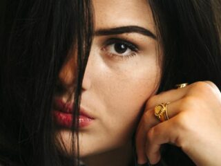 Social Talk: Famke zet nektatoeage & baby van Kylie Jenner in ziekenhuis