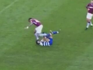 Schokkende beelden: spits krijgt noppen in het gezicht