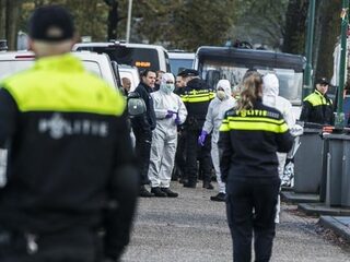 Politie doet 14 invallen door heel Nederland op verdenking van wapenhandel