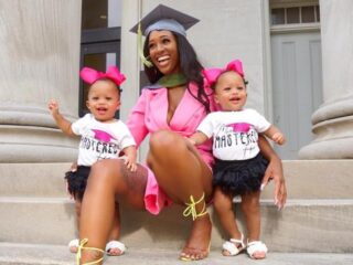 Single mom (23) haalt twee diploma's in het jaar dat zij een tweeling kreeg