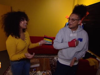 Ronnie Flex en Famke Louise schelden als ze Temptation Island kijken