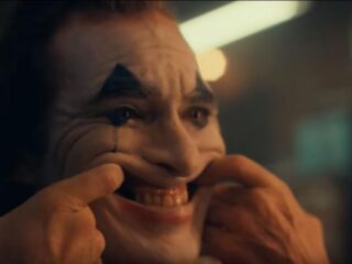 De eerste beelden van Joaquin Phoenix als gestoorde Joker zijn hier