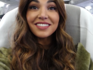 VIDEO: Iraans-Nederlandse vlogger in de Victoria Secret Jet